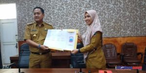 Thomas Amirico,S.STP.MH, Secara Resmi Serahkan Tugas dan Tanggung Jawab Kepada Sekretaris DPRD Yang Baru