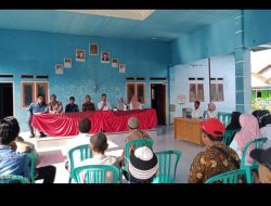 Menjelang Idul Adha, Kakam Rantau Jaya Salurkan BLT-DD Ekstrem Tahap Kedua Tahun 2025