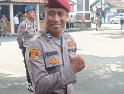 Sisi Humanis Kepolisian Metro Saat Kawal Aksi Demo di DPRD Metro Tuai Apresiasi Peserta