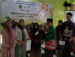 Kemenag Tulang Bawang Bagikan 200 Paket Sembako Kepada Mustahik